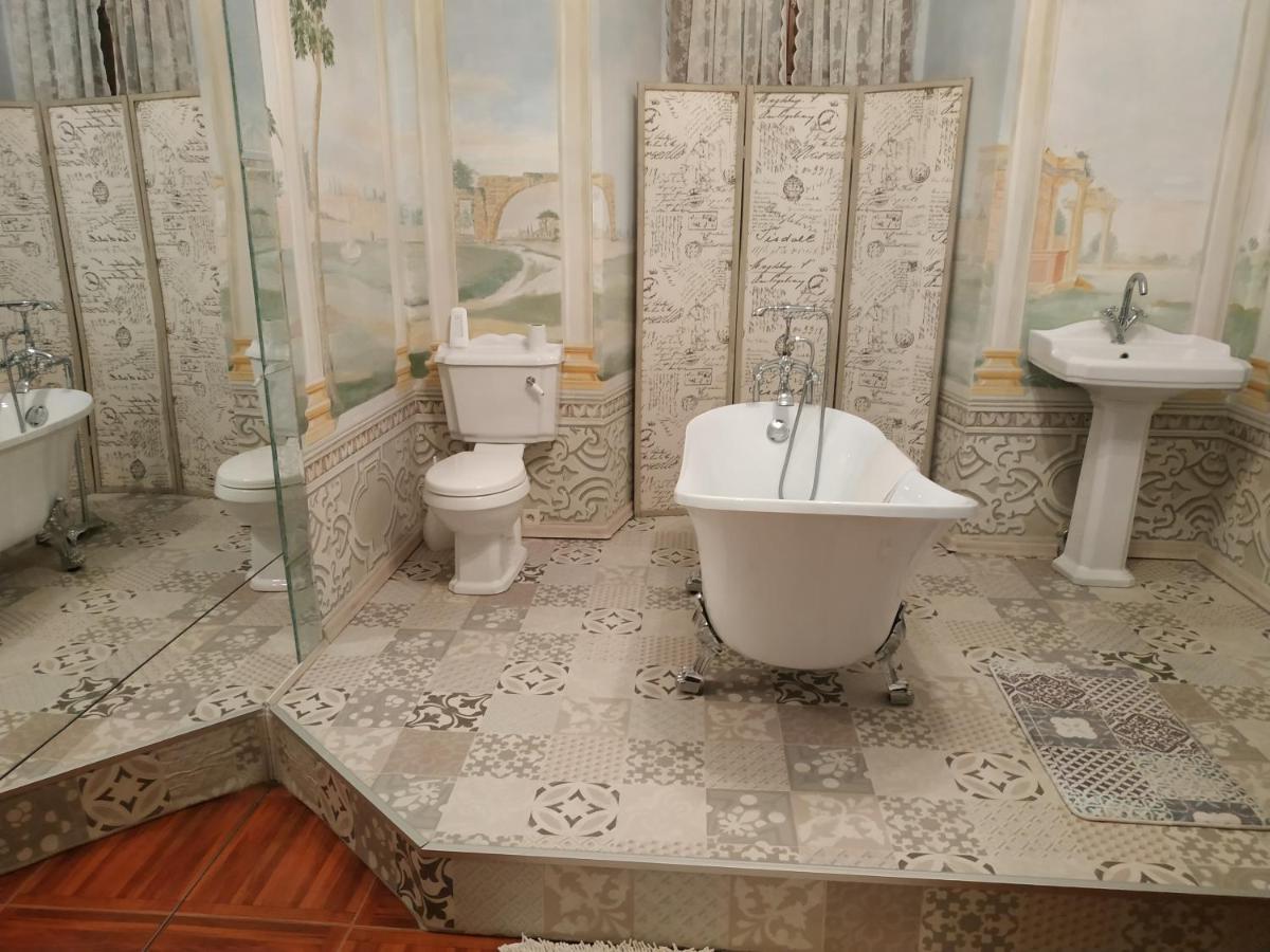 Dům zámeckých kaplanů Hotel Valec Esterno foto