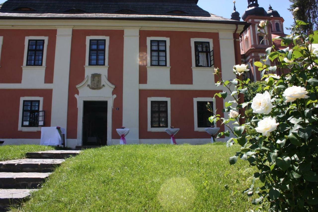 Dům zámeckých kaplanů Hotel Valec Esterno foto