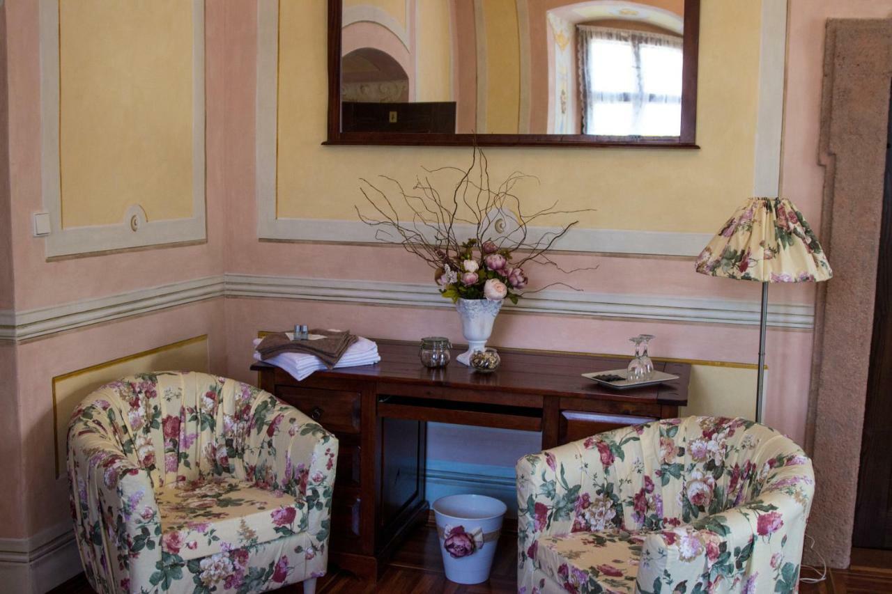 Dům zámeckých kaplanů Hotel Valec Esterno foto