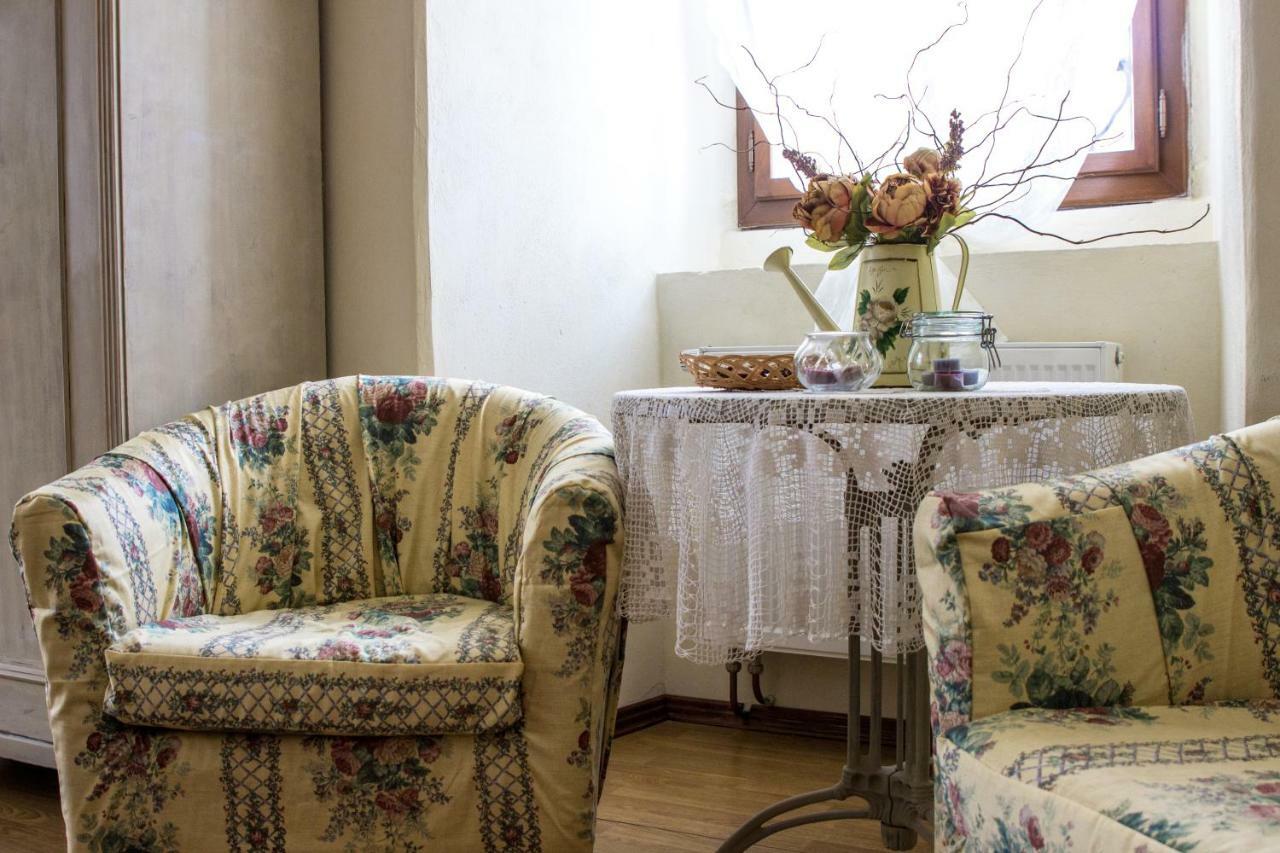 Dům zámeckých kaplanů Hotel Valec Esterno foto