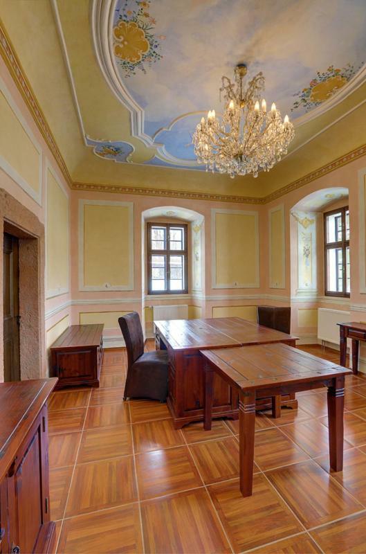 Dům zámeckých kaplanů Hotel Valec Esterno foto